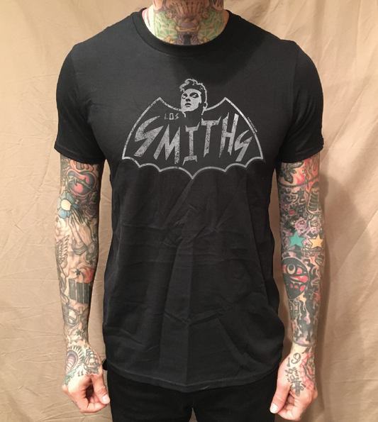 LOS SMITHS BAT BLACK TEE - cristocatofficial